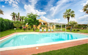 Awesome home in Scicli with Outdoor swimming pool, WiFi and 5 Bedrooms